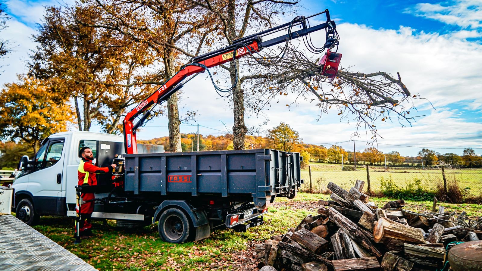 Camion avec Grues Entreprise Laffont Multiservices